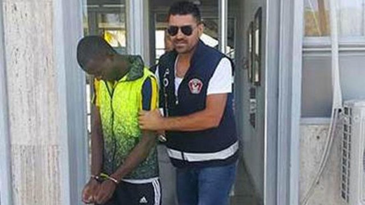 Kendisini gözaltına alan polise: "Lanet olsun adamım''!