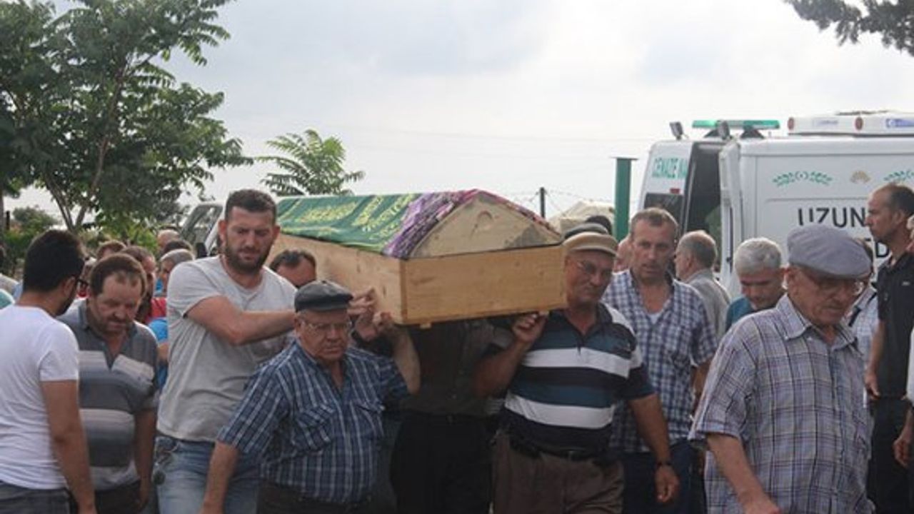 Tren kazasında yaralanan Fetiye Yıldız, hastanede hayatını kaybederek son yolculuğuna uğurlandı!