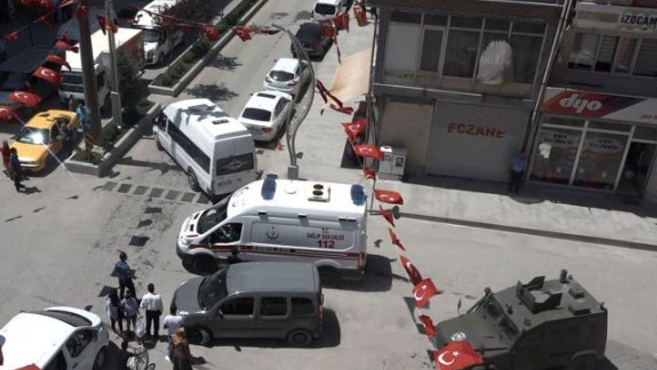 Çukurca'da üs bölgesine havanlı saldırı:  1 asker şehit oldu 5 asker yaralandı