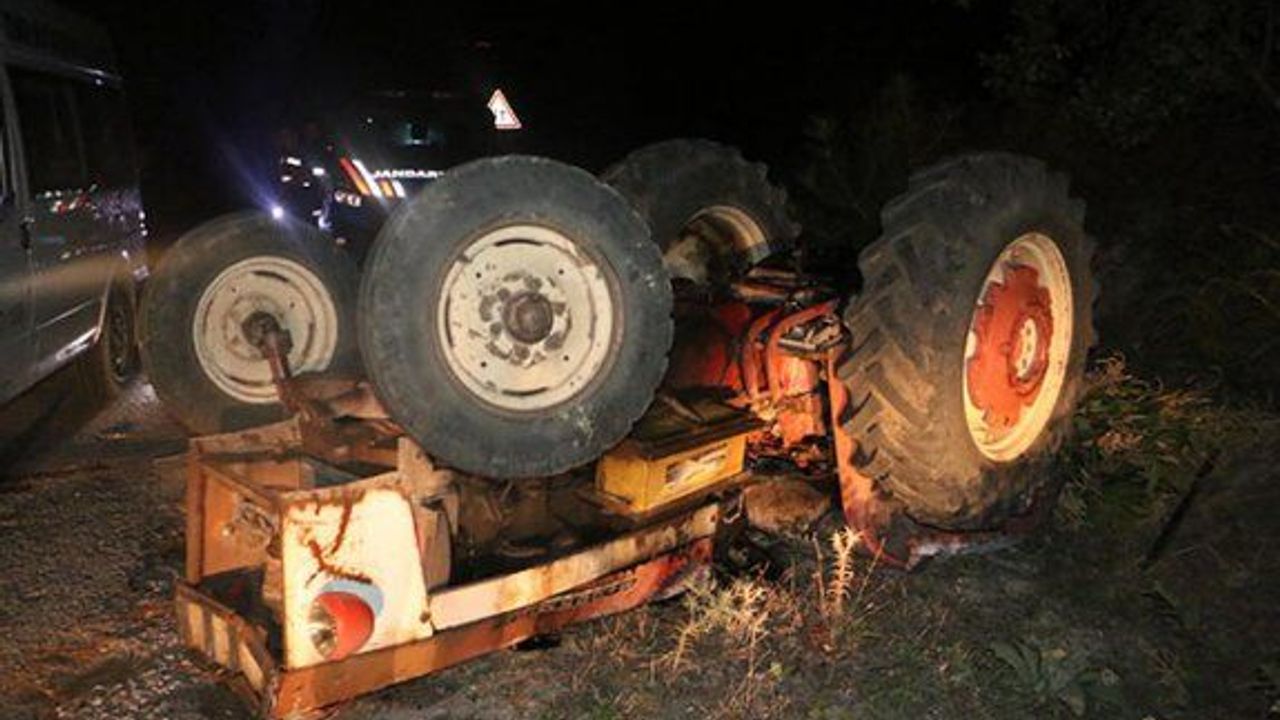 Devrilen traktörün altında kalan sürücü yaşamını yitirdi!