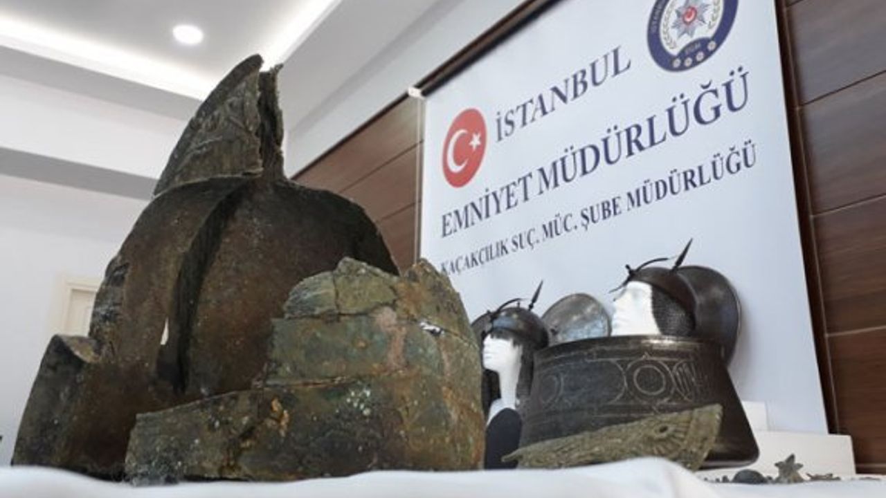 İstanbul'da,Avrupa'ya kaçırılmaya çalışılan çok sayıda tarihi eser ele geçirildi!.
