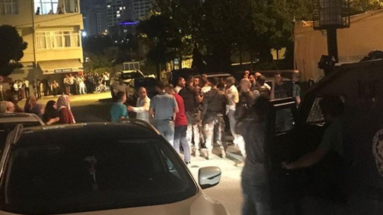 Sancaktepe'de arazi anlaşmazlığı yüzünden çıkan kavgaya polis müdahale etti...