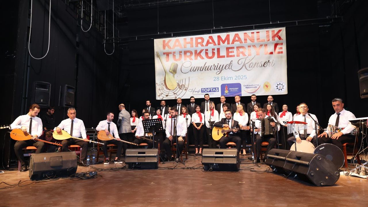 Onikişubat Belediyesi’nin Kahramanlık Türküleriyle Cumhuriyet Konseri’ne yoğun ilgi
