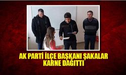 AK Parti İlçe Başkanı Şakalar Karne Dağıttı.