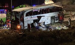 Yolcu otobüsünün devrilmesi sonucu 9 kişi öldü, 28 kişi yaralandı