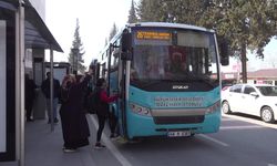 Büyükşehir’in Ücretsiz Toplu Taşıma Hizmeti Kadınların Beğenisini Kazandı