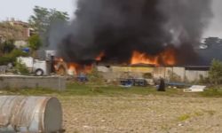 Depremzede vatandaşların yaşadığı 6 konteyner ve baraka alev alev yandı!