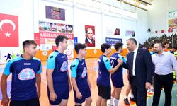 Başkan Toptaş, Cumhuriyet Spor Şöleni futsal finalini izledi