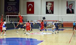 Onikişubat Belediyespor Voleybol Takımı Evinde Galibiyetle Başladı