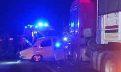 Kahramanmaraş'ta Otomobil Tırlarla Çarpıştı: 1 Ölü, 1 Yaralı