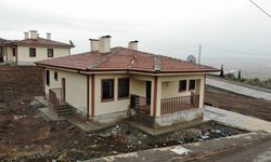 Kahramanmaraş'ta Depremzede Vatandaş: "Babamızın Yapmadığını Devletimiz Yaptı"