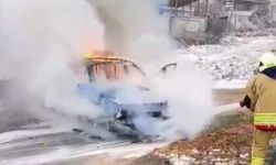 Kahramanmaraş'ta Seyir Halindeki Otomobil Alev Alev Yandı