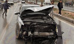 Kahramanmaraş’ta Kontrolden Çıkan Otomobil Ağaca Çarptı: 1 Yaralı