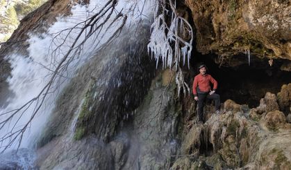 Kahramanmaraş'ta soğuktan buzul sarkıtları oluştu!