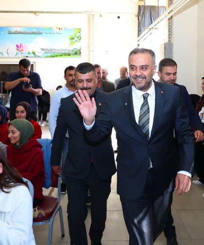 Onikişubat’ta ‘Gönülleri Giydiriyoruz’ Projesi tüm hızıyla devam ediyor