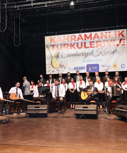 Onikişubat Belediyesi’nin Kahramanlık Türküleriyle Cumhuriyet Konseri’ne yoğun ilgi