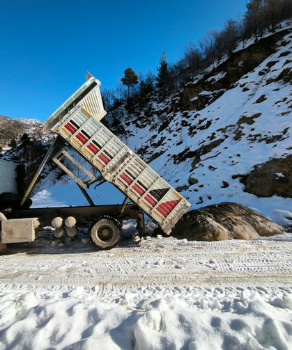 Onikişubat Belediyesi’nden kırsalda aralıksız karla mücadele