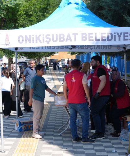 Onikişubat Belediyesi, LGS’ye Giren Öğrencilerin Ve Ailelerinin Sınav Heyecanına Ortak Oldu