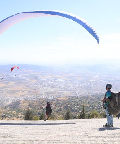 YALNIZ ARDIÇ’TA GÖKYÜZÜ YENİDEN RENKLENECEK