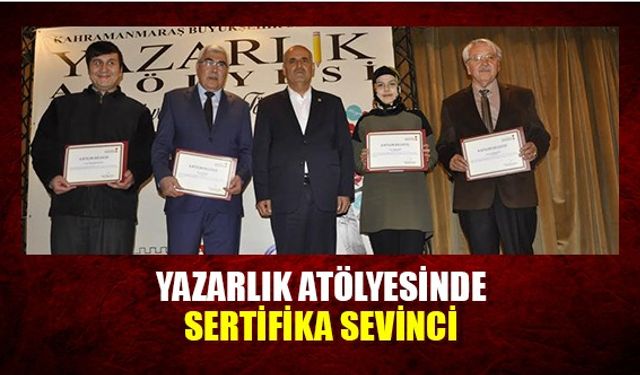 Yazarlık atölyesinde sertifika sevinci