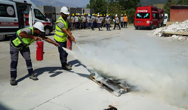 Kahramanmaraş'ta Taş Ocağı Personellerine Yangın Müdahale Eğitimi Verdi