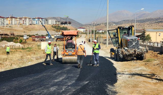 Büyükşehir, Göksun'da TOKİ - Hastane Yolunun Ulaşımını İyileştirdi