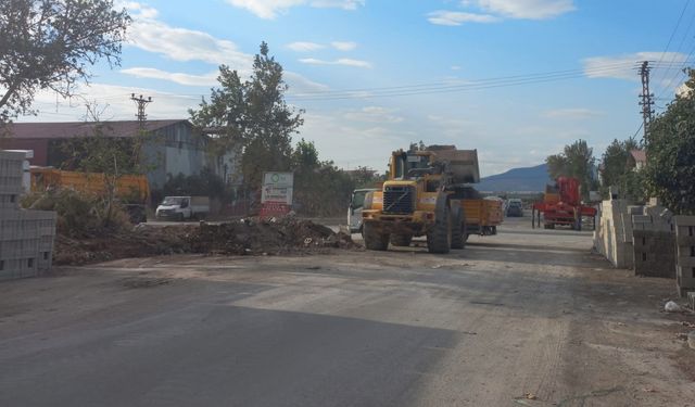 Kahramanmaraş'ta Odun Ambarlarında Hafriyat Atıklarını Bir Bir Kaldırıyor