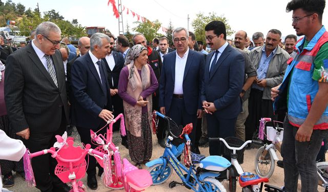 Başkan Güngör, Pazarcık’ta Depremzede Evlerinin Teslim Törenine Katıldı!