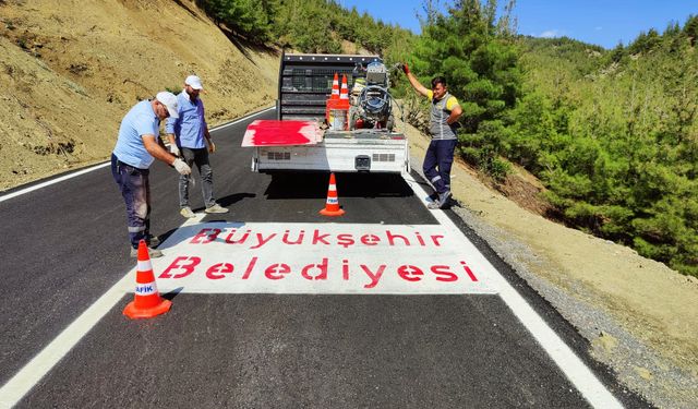 Kahramanmaraş'ta Trafik İşaret ve İşaretçilerinin Bakımını Sürdürüyor!