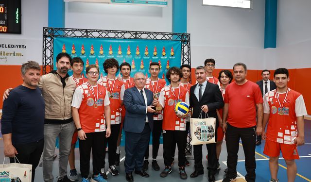 Onikişubat Belediyesi 100. Yıl EXPO 2023 Voleybol Turnuvası finali nefes kesti