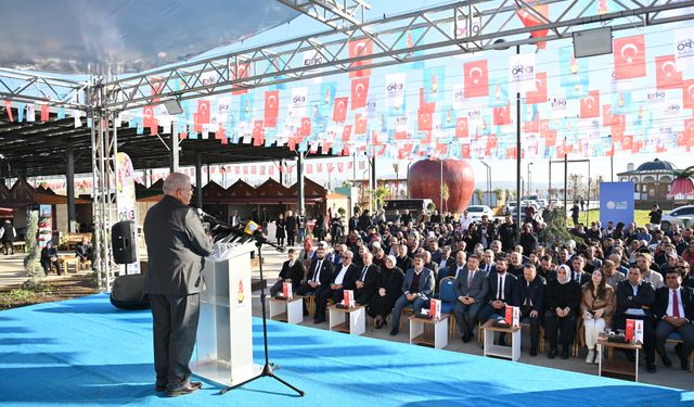 EXPO 2023’de kapılarını açan Kahramanmaraş Tekstil Fuarı, ziyaretçilerini bekliyor