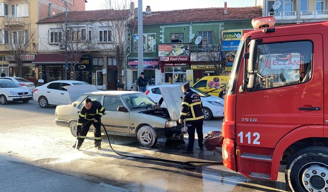 Benzin hortumu patlayan otomobil alev aldı!