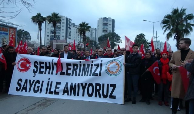 Binlerce vatandaş şehitler için sokaklara döküldü