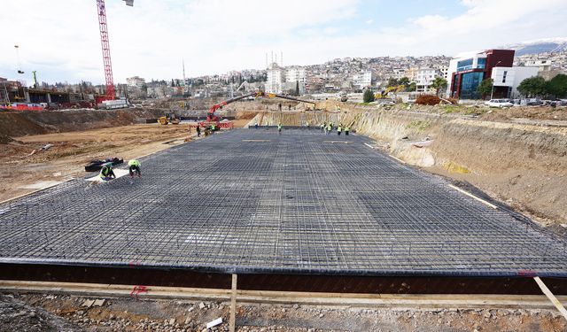 Şehir Merkezinde Kalıcı Konut ve İş Yerlerinin Temelleri Bir Bir Atılıyor