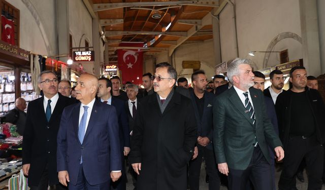 Bakan Özhaseki ve Başkan Güngör, Kapalı Çarşı Esnafıyla Buluştu