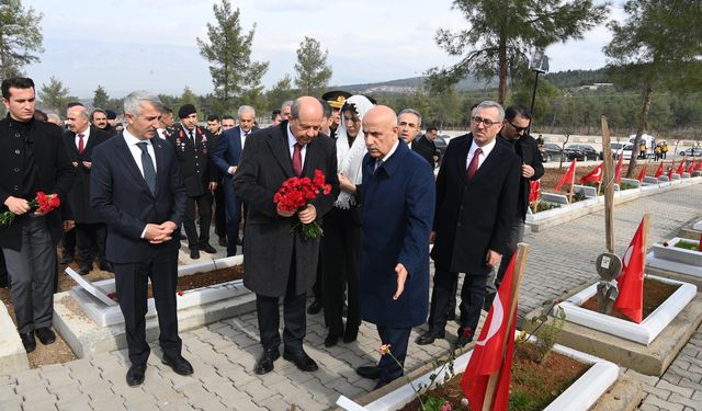 Başkan Güngör, KKTC Cumhurbaşkanı Tatar ile Kapıçam Mezarlığı’nı Ziyaret Etti!