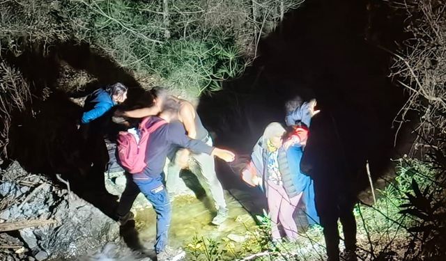 Ormanda kaybolan 3 şahıs, ekiplerin 4 saatlik çalışmasıyla kurtarıldı