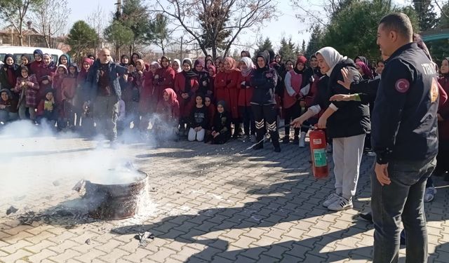 Büyükşehir İtfaiyesi, Yangına Müdahale Eğitimlerini Sürdürüyor