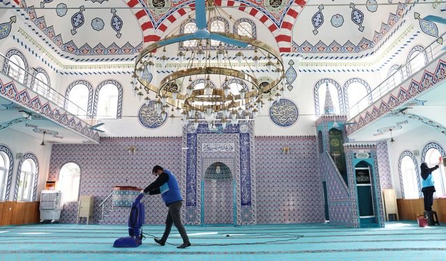 Onikişubat’ta camiler gül kokulu, Ramazan’lar huzurlu