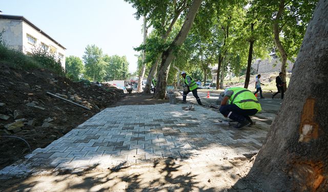 Büyükşehir Belediyesi, Dulkadiroğlu’nda Yol Yenileme Çalışmalarını Yoğunlaştırdı