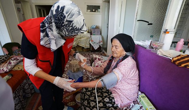 Büyükşehir, Bayram Öncesi Ulu Çınarları Unutmadı