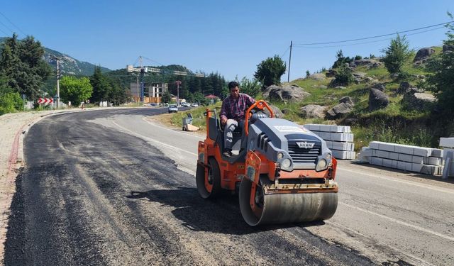 Büyükşehir, Andırın’da 16 Mahallenin Daha Ulaşımını İyileştiriyor