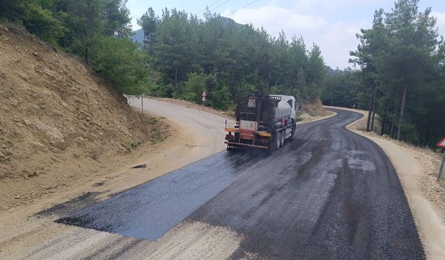 Büyükşehir, Andırın’da 6 Mahalleye Ulaşım Sağlayan Grup Yolunu Yeniliyor