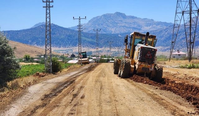 Büyükşehir, Göksun'da ulaşım konforu için sahada