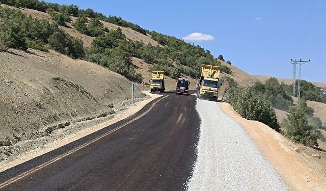 Büyükşehir, Afşin Kırsalında da Ulaşım Atağını Sürdürüyor