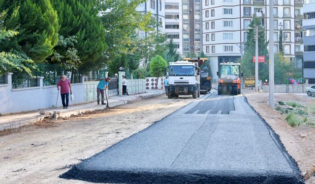 Başkan Toptaş, Tekerek Mahallesi’ndeki asfalt çalışmalarını yerinde inceledi