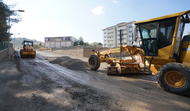 Büyükşehir, Türkoğlu’nda Caddeleri Yeniliyor