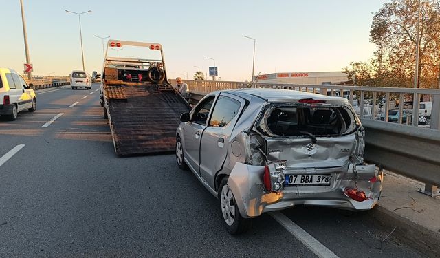 Beton mikseri otomobile arkadan çarptı: 2 yaralı