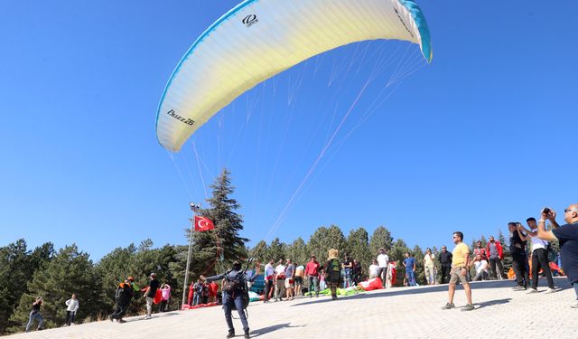 Dulkadiroğlu’nda Yamaç Paraşütü Şöleni
