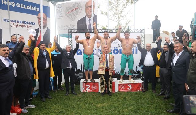 14. Geleneksel Bertiz Baydemirli Kısa Şalvar Güreş Festivali Coşkuyla Gerçekleştirildi